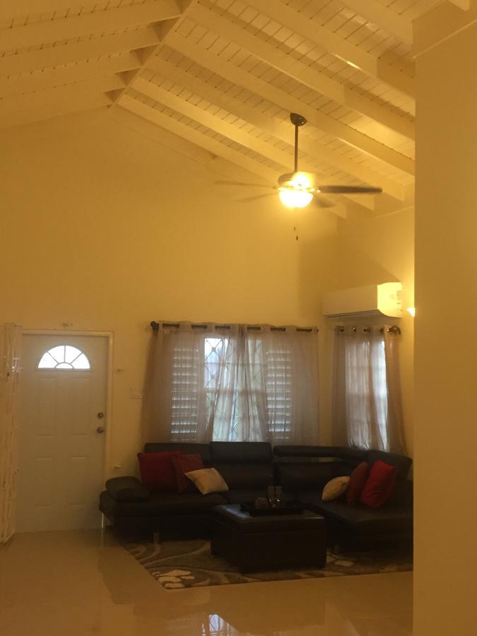 N2N Suites - Ochio Rios Vacation Home Очо-Риос Экстерьер фото